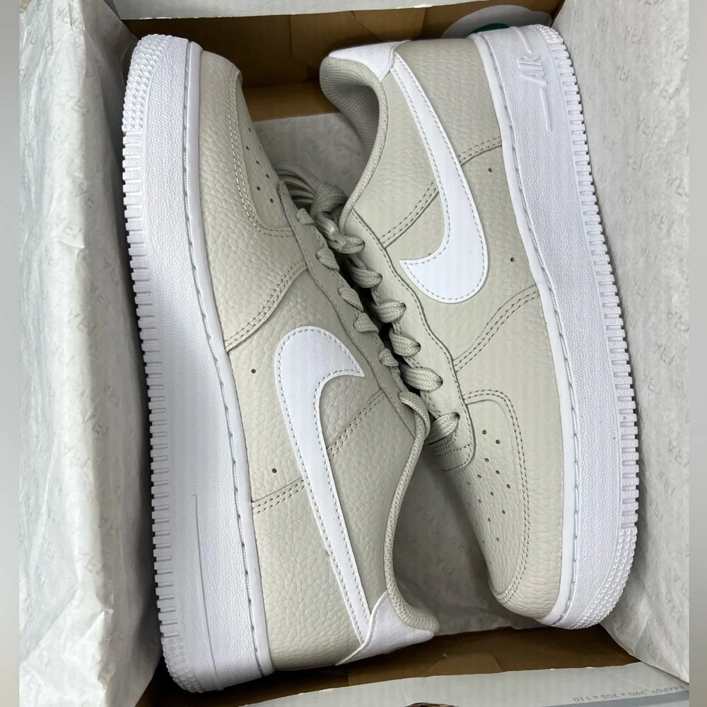 Nike Air Force 1 - Picture 1 of 6